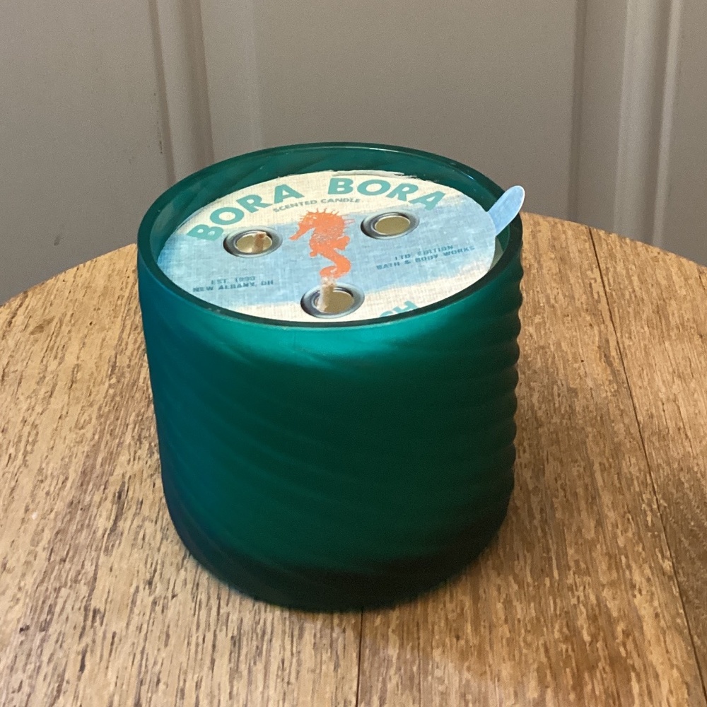 RARE Bath & Body Works 3-wick Bora Bora Tiki Beach Scented Candle